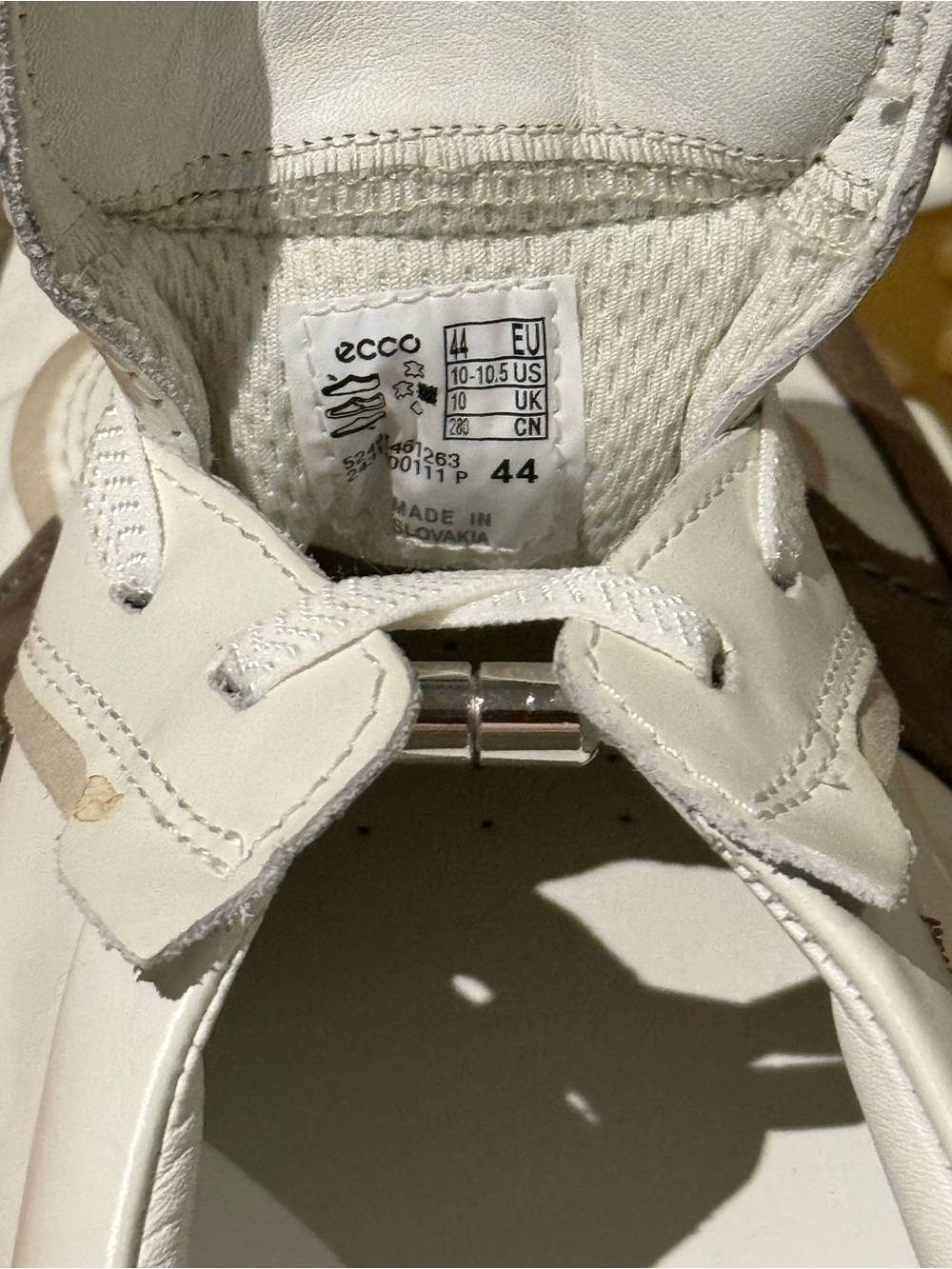 ECCO White Leather Lace-Up slide-in Sneakers - size 10-10 1/2. Only worn twice.